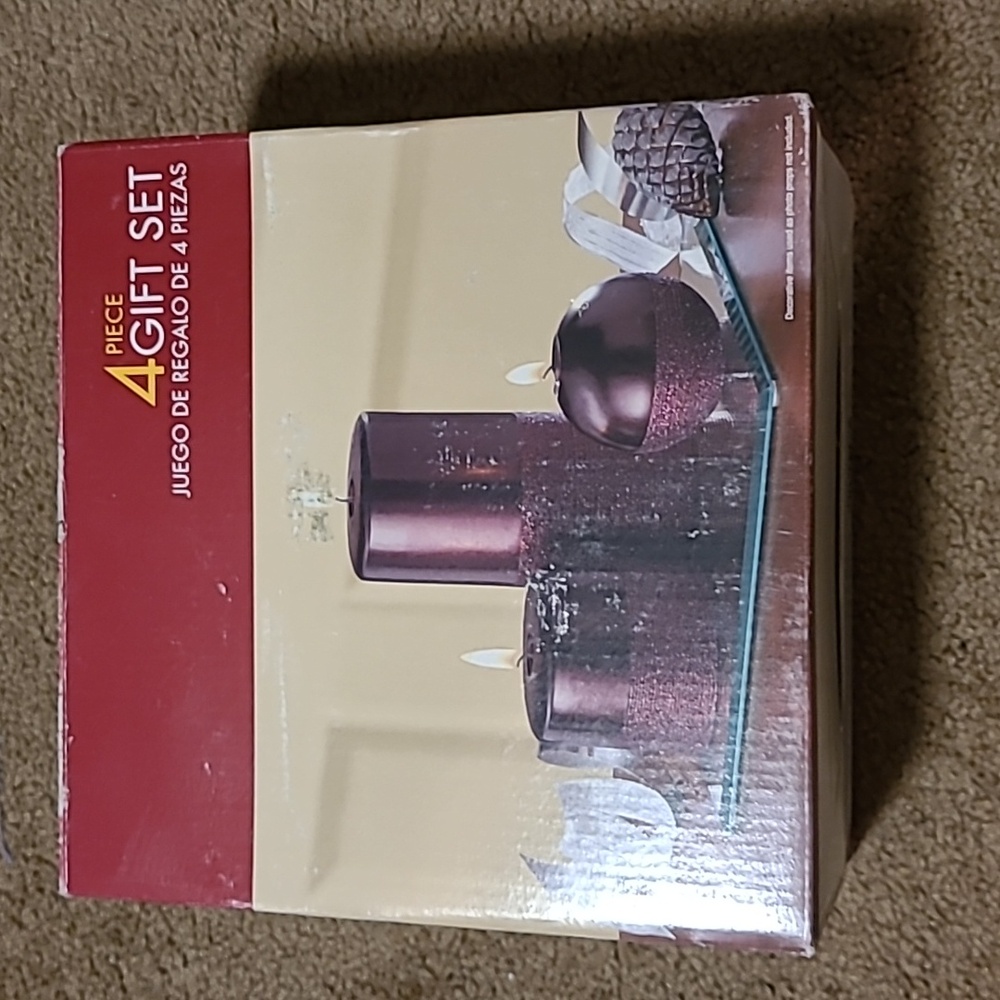 NWT! Elegant Purple/Maroon Candle Gift Set